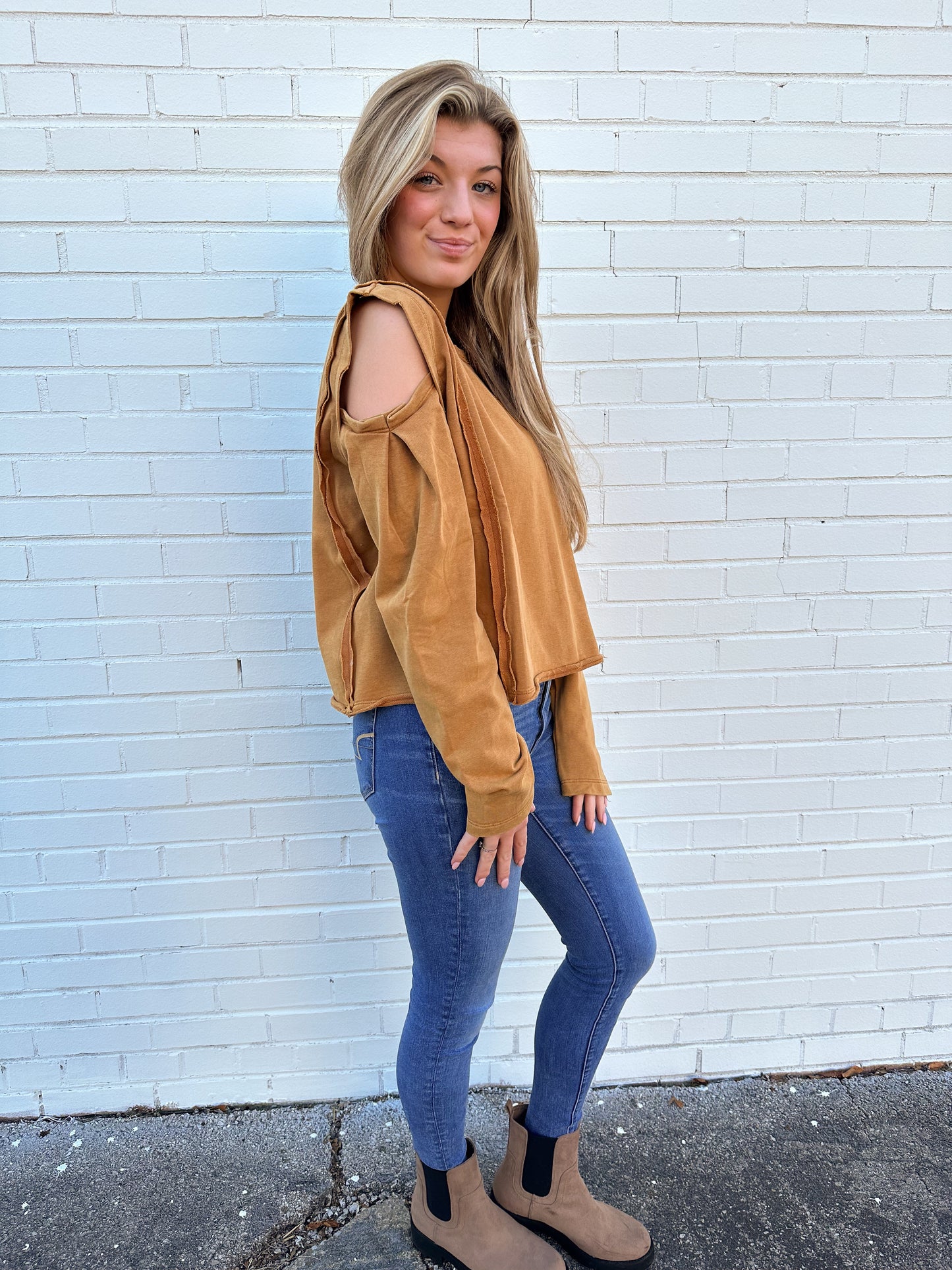 Mineral Washed Cold Shoulder | Camel